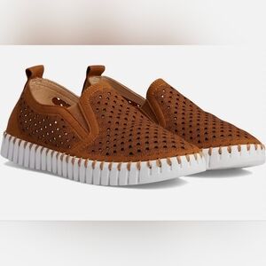 Ilse Jacobsen Brown Perforated Flats